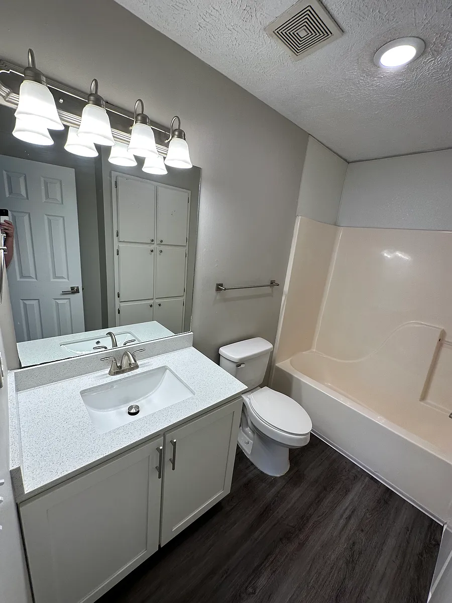 Building Photo - 300 Carver Dr #9