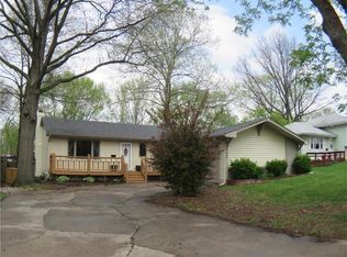 1604 Northaven Dr, Kansas City, MO 64118