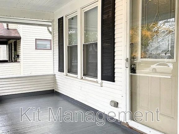 2nd image of 581 Colima Dr