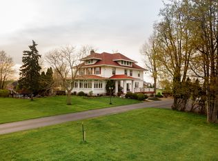 8300 Greiner Rd, Buffalo, NY 14221