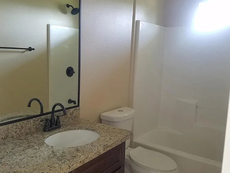1425 White Oak Dr W — Photo 13