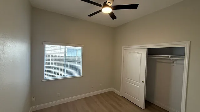 2718 E Darlington Ct — Photo 15