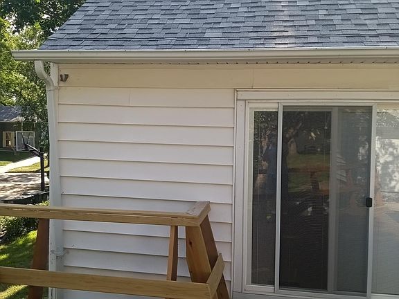 3rd image of 2824 S Cypress St