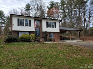 3856 Pea Ridge Rd, Morganton, NC 28655