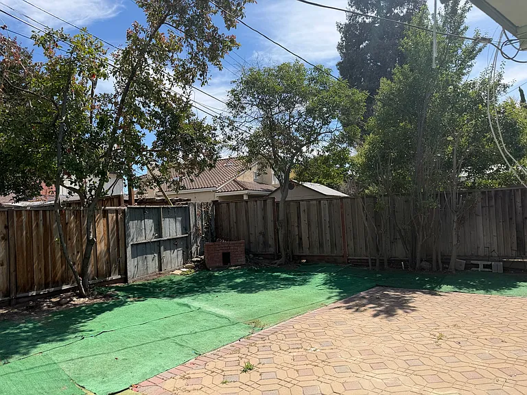 10670 Minette Dr — Photo 3