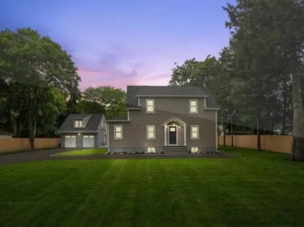 (undisclosed Address), Huntington, NY 11743
