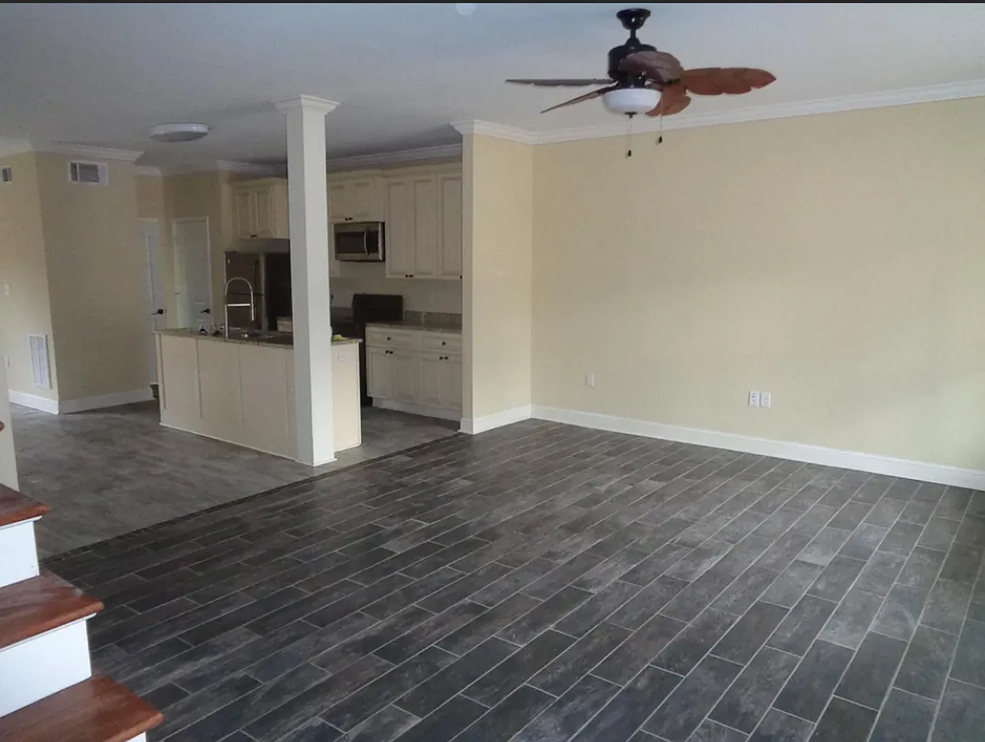3 Bed/2.5 Bath — Photo 2