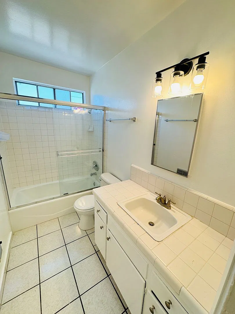 992-Homeside — Photo 3