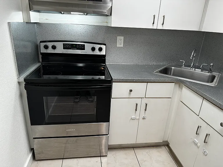 666 W 81st St #219 — Photo 7