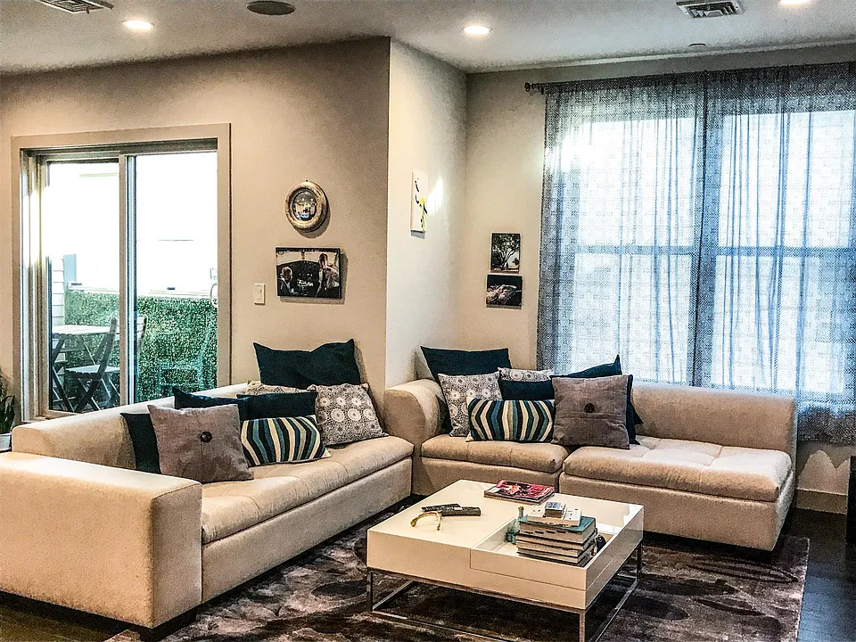 309 E St #24