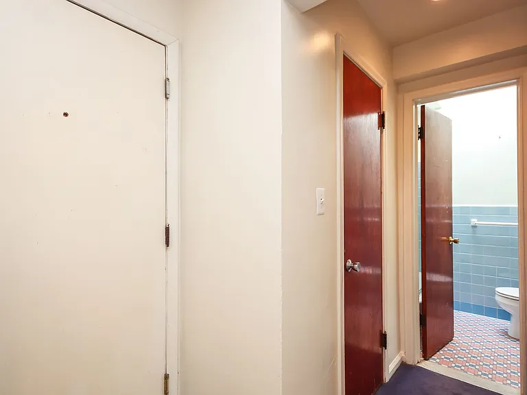 1309 S University Ave — Photo 10