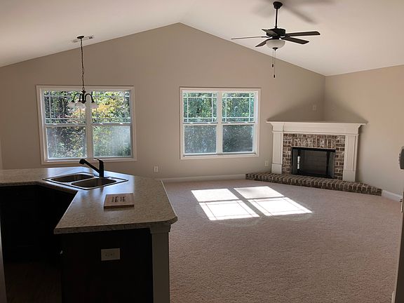 4th image of 132 Sugar Creek Dr