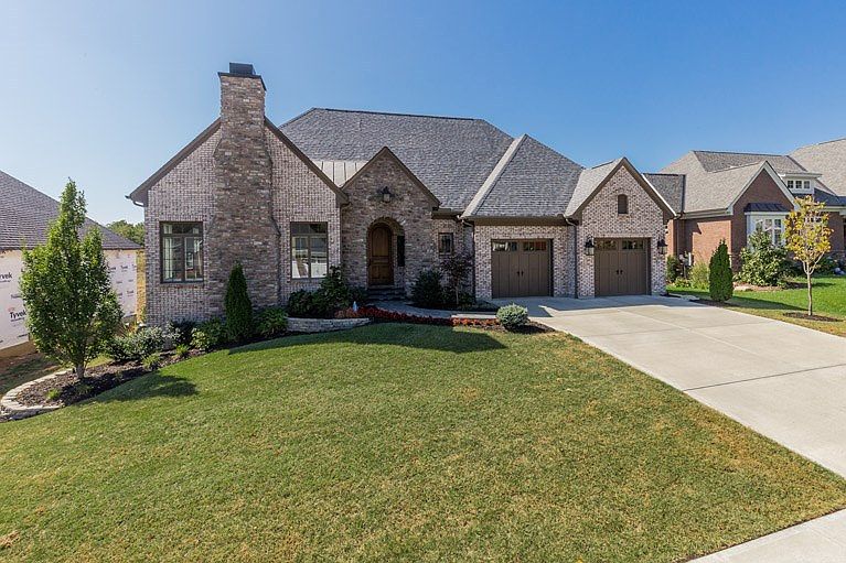 1st image of 309 Crown Point Cir