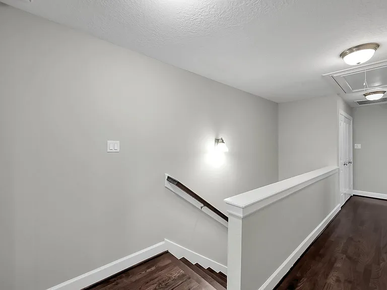 351 W 26th St — Photo 32