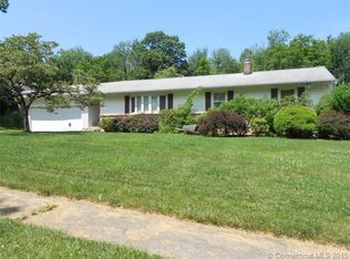 7 Trumbull Dr, Wallingford, CT 06492