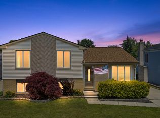 24141 Cottrell St, Clinton Township, MI