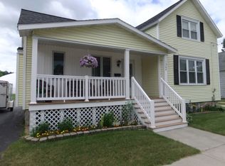 1345 Armstrong St, Marinette, WI 54143