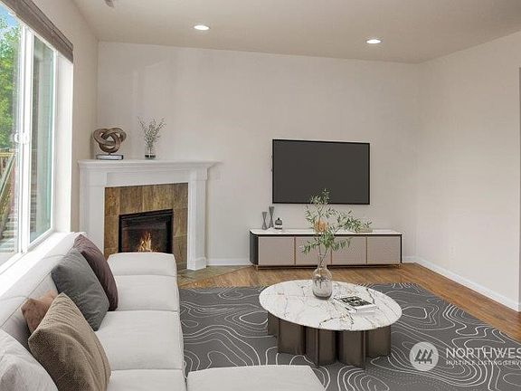 4th image of 3221 Dunhill Lane