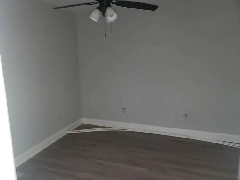 1008 Clay Ave — Photo 6