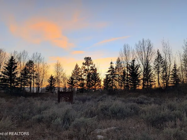 976 Couloir Ct, Victor, ID 83422