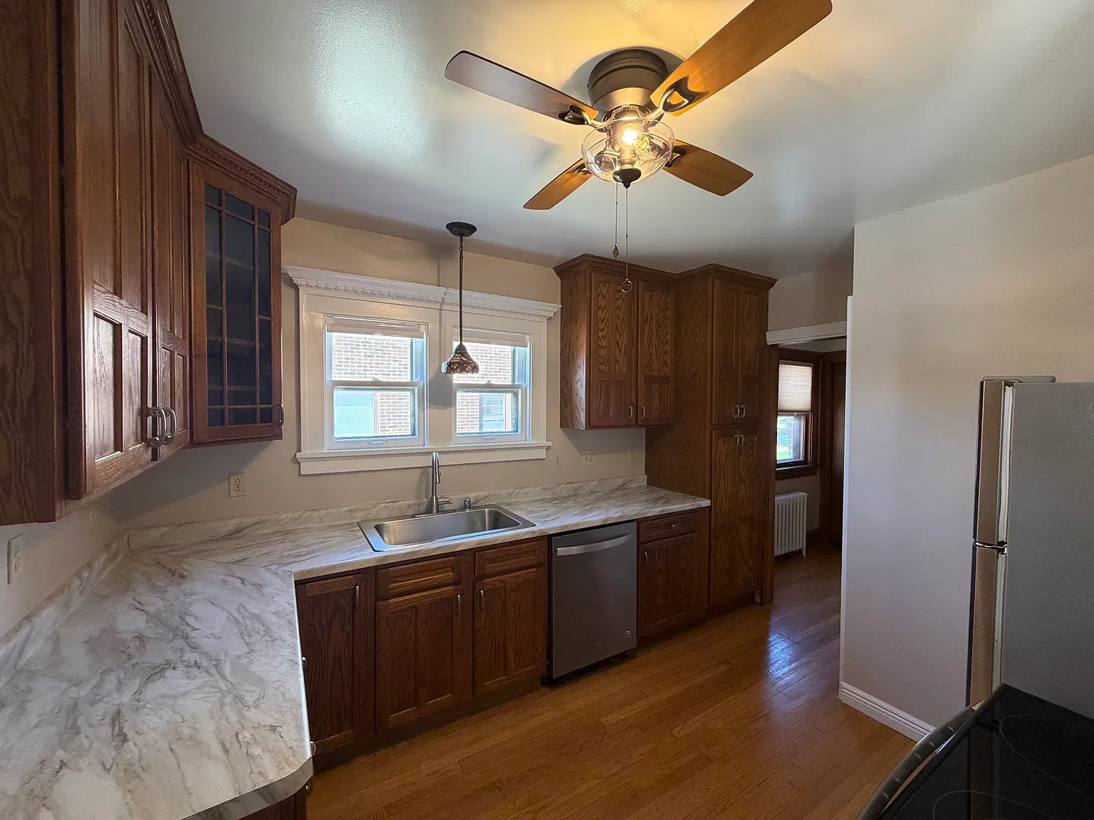 3 bed, 1407 sqft, $2,550 — Photo 4