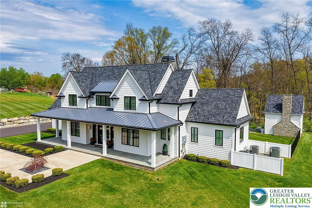 4 bed, 2.5 bath, 3114 sqft, $6,000 — Photo 3