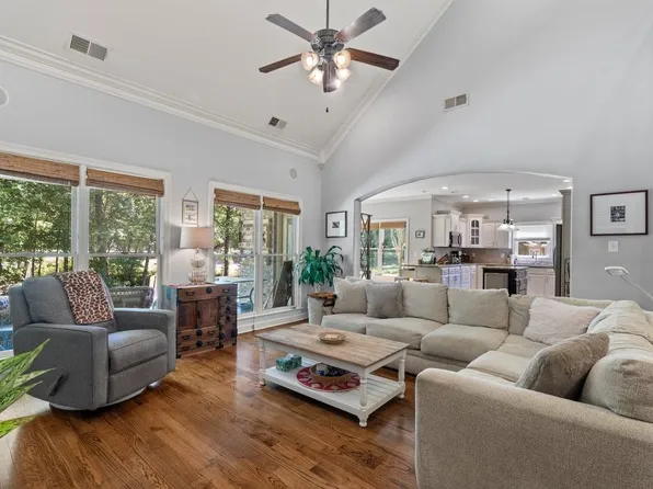 10245 Babbling Brook Cv, Lakeland, TN 38002