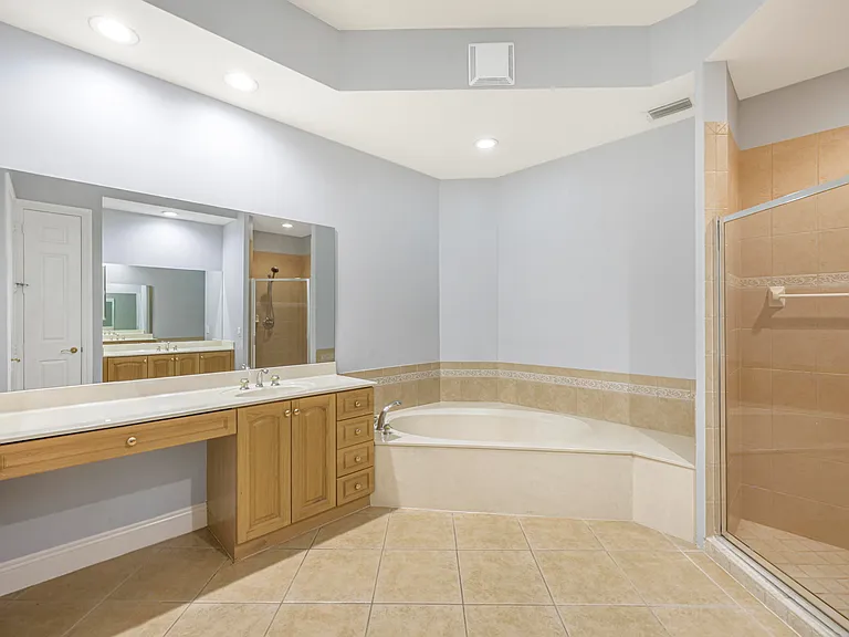 9142 Cherry Oaks Ln #102 — Photo 18
