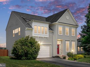 11 Manorwood Dr, Fredericksburg, VA 22406