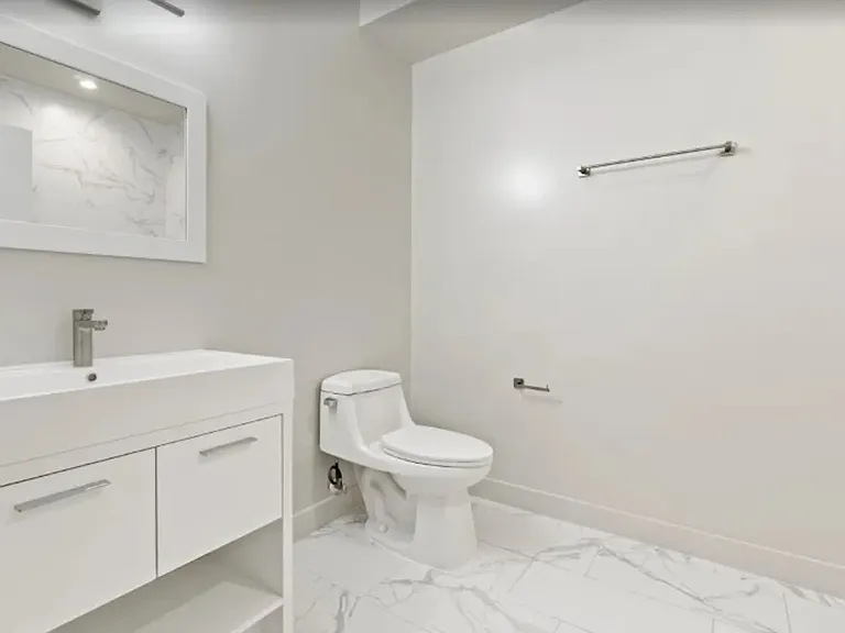 4712 Sheriff Rd NE — Photo 2