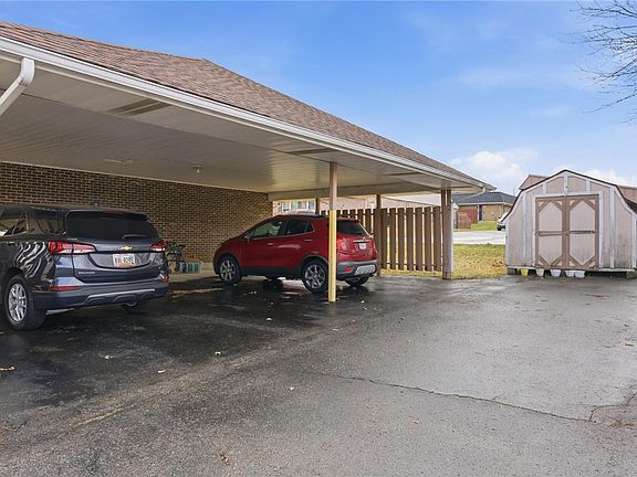 3rd image of 7637 Essington Cir