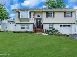 633 Vaughn Ave, Toms River, NJ 08753
