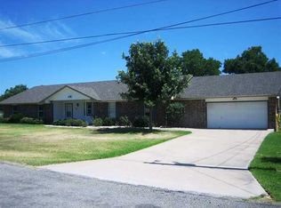 104 W Oriole Dr, Highland Haven, TX 78654