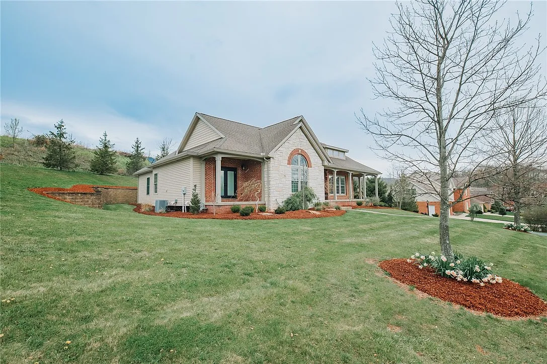 154 Westwood Ct photo 1