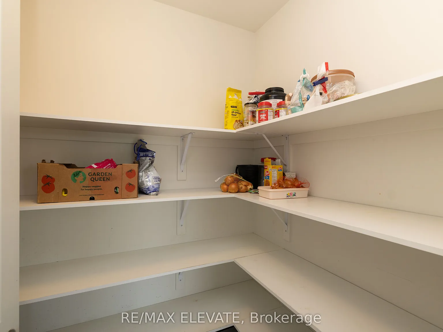 4 bed, $3,100 — Photo 2