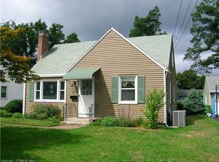 8 Raymond Pl, Cromwell, CT 06416