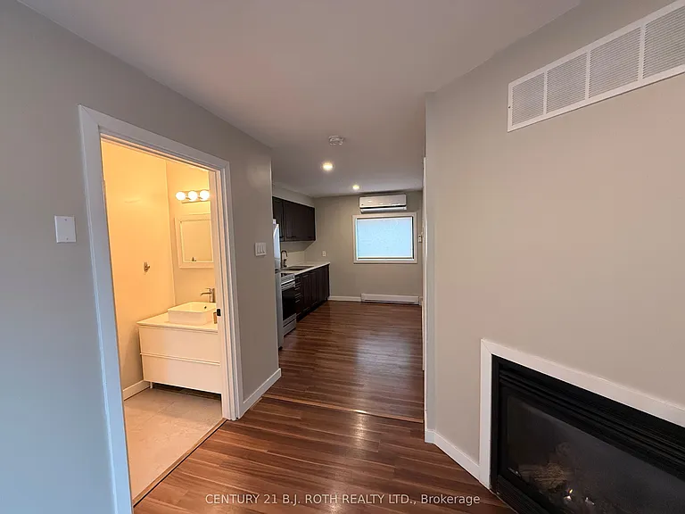 109 Toronto St #BACK — Photo 4