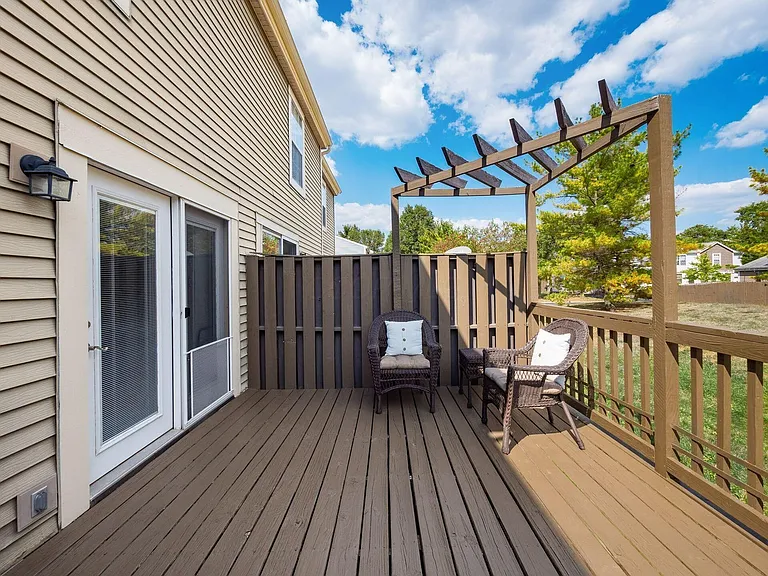 4945 Singleton Dr #13C — Photo 8