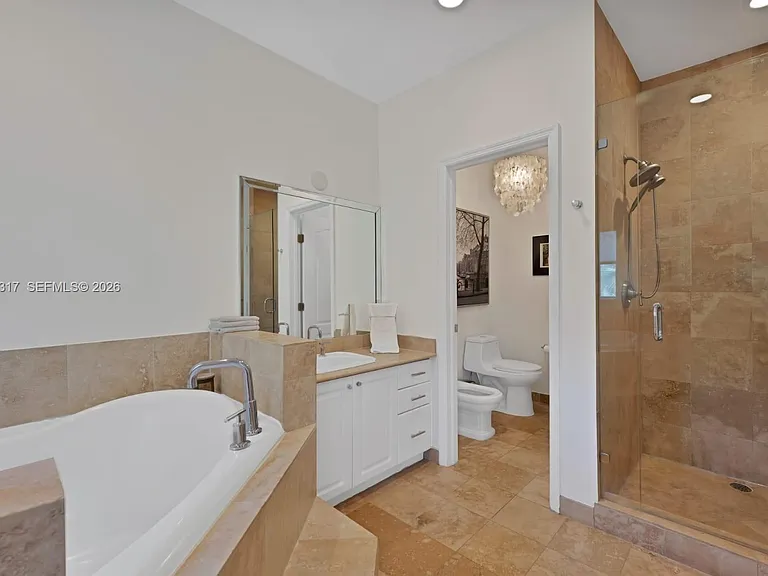 18345 NE 30th Pl #18345 — Photo 16