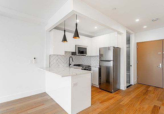 4th image of 169 Madison St #4A