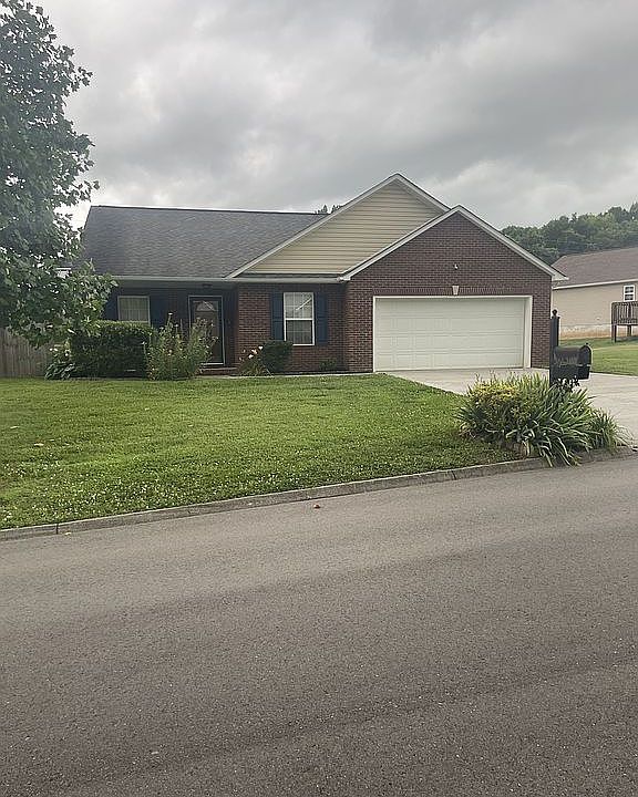 1st image of 711 Drakewood Ln