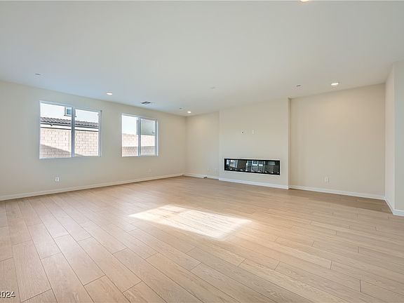 3rd image of 10474 Vanhoy Crest Ave