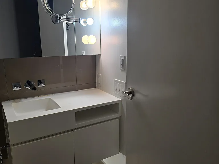 45 Charles St E #3002 — Photo 12