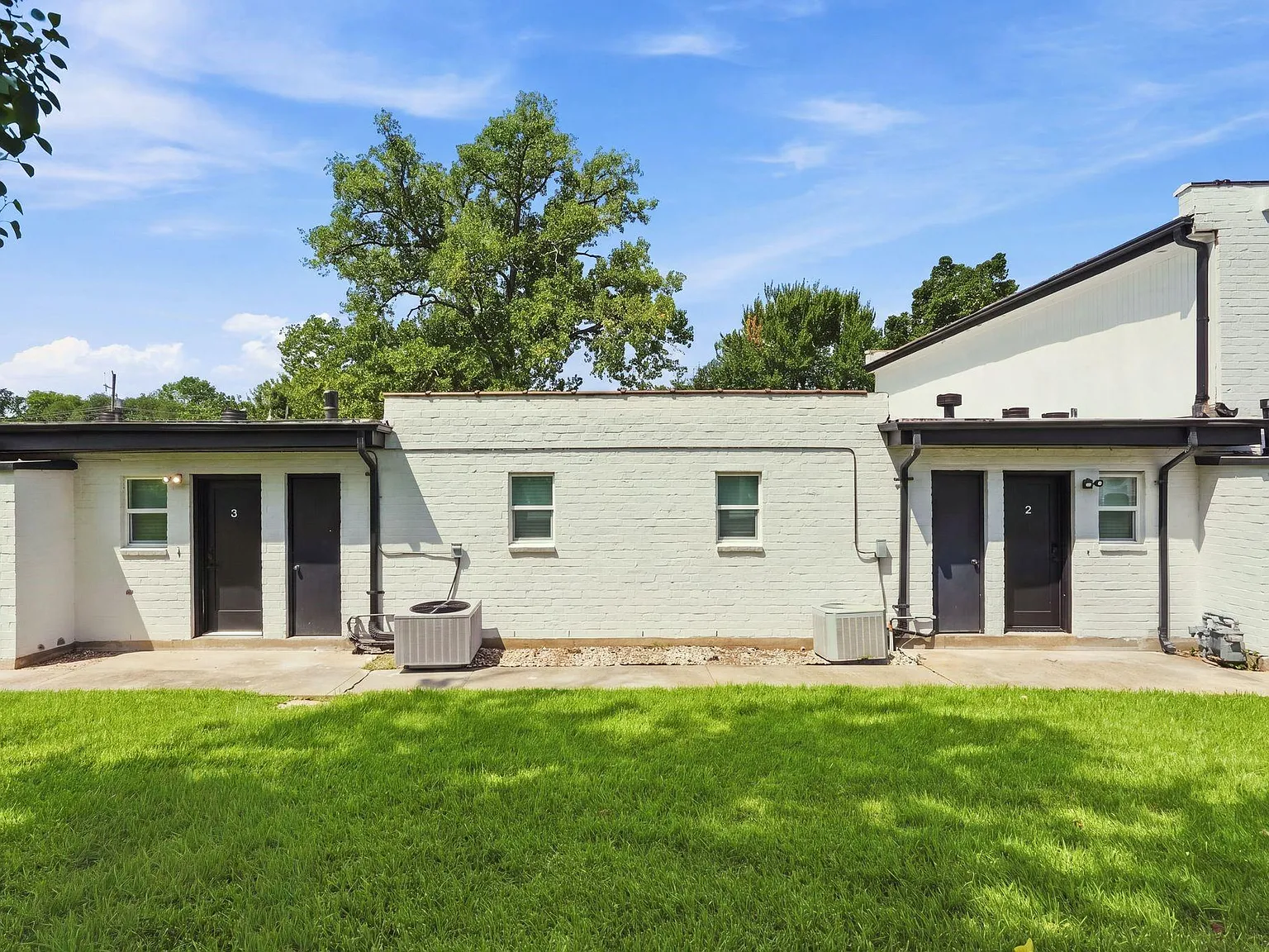 1 bed, 1.0 bath, 850 sqft, $995 — Photo 1