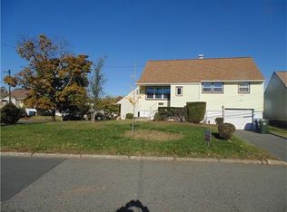 145 Isabelle St, Metuchen, NJ 08840