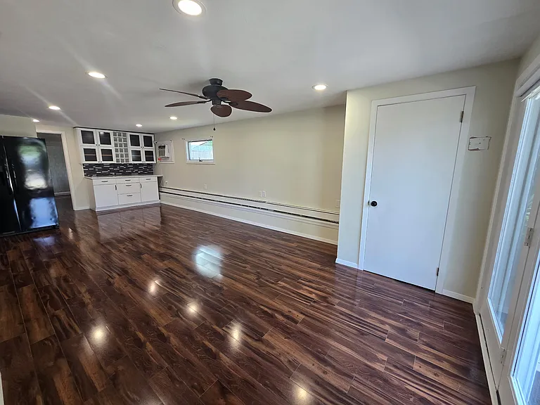 E Clearwater Rd — Photo 3