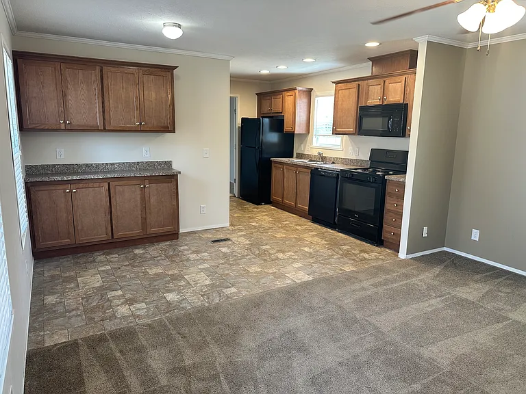 Hawaiian Gardens/Holly Village — Photo 19