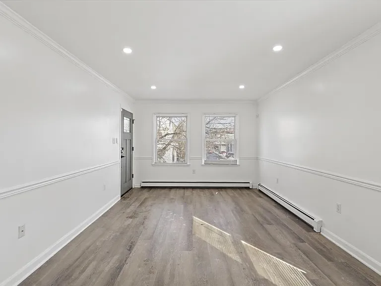 17 Holsman St #2 — Photo 10