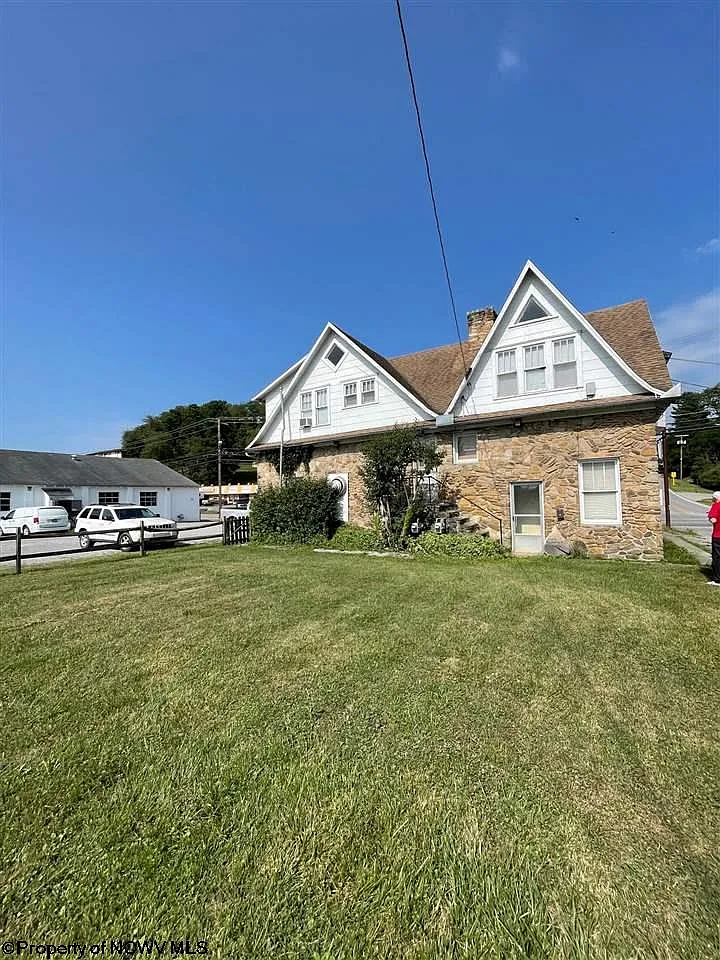 2 bed, 1.0 bath, $750 — Photo 1