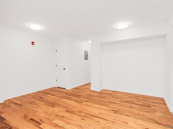 4th image of 671 Bronx River Rd APT 4C